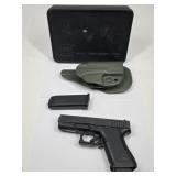 Glock 19 Semi-Auto Pistol, 9x19 w/ Holster & Mags