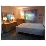 Kroehler Bedroom Set, Queen Mattress, Lamps