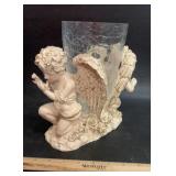 VASE-CHERUB DESIGN