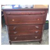 VINTAGE DRESSER W/GLASS ON TOP-KNOBS IN DRAWER VINTAGE DRESSER W/GLASS ON TOP-KNOBS IN DRAWER