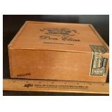 VINTAGE CIGAR BOX