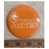 3' CONCERT COLLECTIBLE PINBACK-'TOM JONES'