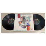 VINYL RECORD ALBUM SET W/JACKET-'BEACH BOYS'