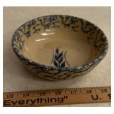 ROSEVILLE, OHIO/R.R.P. POTTERY DISH-CHECK OUT THE