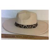 LADIES HAT-'NEW'/TAN