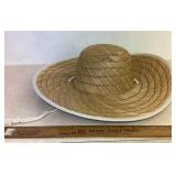 LADIES HAT-'NEW'/STRAW