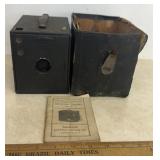 VINTAGE 'BROWNIE' CAMERA-CHECK OUT THE PIC'S