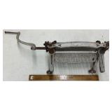 VINTAGE WASH MACHINE WRINGER-CHECK OUT THE PIC'S