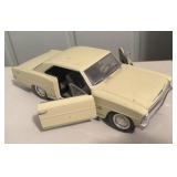 COLLECTIBLE TOY CAR-CHECK OUT THE PIC