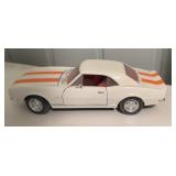 COLLECTIBLE TOY CAR-CHECK OUT THE PIC