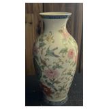 ORIENTAL DESIGN VASE-CHECK OUT THE PCI