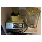 WARING BLENDER W/GLASS DECANTER-CHECK OUT THE