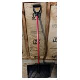 SNOW SHOVEL