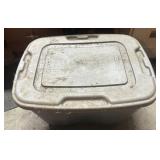 STORAGE TOTE W/LID & ASSORTED SHOP RELATED SPRAYS