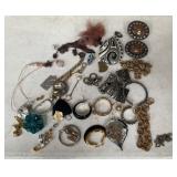LADIES JEWELRY ITEMS-ASSORTED