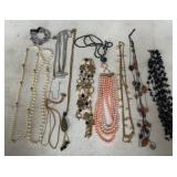 LADIES JEWELRY ITEMS-ASSORTED