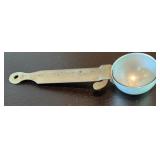 Aluminum scoop