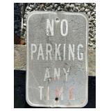 FEDERAL/STATE REGULATORY SIGN-"NO PARKING"