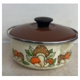 1~QUART METAL SAUCE PAN W/LID-"MUSHROOM" DESIGN
