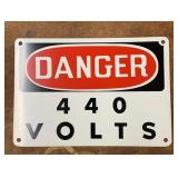 "DANGER" SIGN-APPROX. 8ï¿½x11ï¿½