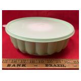 TUPPERWARE-JELLO MOLD/CONTAINER