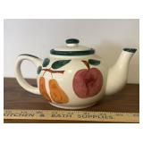 VINTAGE COLLECTIBLE TEA POT-CHECK OUT THE PIC
