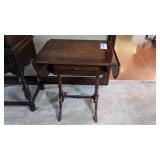 Drop leaf lamp table w/drawer