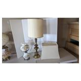 2 lamps, extra shade