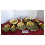 10 pc. Shawnee ware, plus 3 salt/peppers