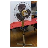 3 speed floor fan, adjustable height
