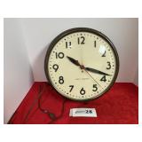 Seth Thomas electric wall clock, works