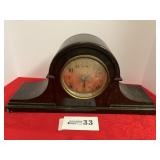 Seth Thomas mantel clock, has pendulum and key
