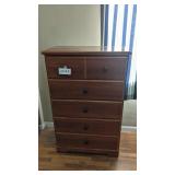 5 drawer dresser, 30x16x47 tall