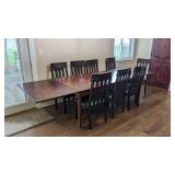 Dining table w/8 chairs