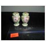 Mini Vase witht Pink Flowers Salt and Pepper