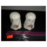 White and Pink Flowers Salt and Pepper Shakers