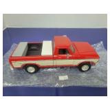 M2 Machines 1958 Chevrolet Apache Die-Cast