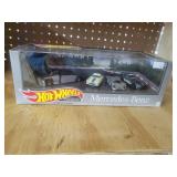 Hot Wheels Premium Carry On Mercedes-Benz