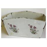 PORCELAIN BASKET W/FLOWERS