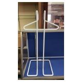 VTG PORCELAIN CLOTHS RACK