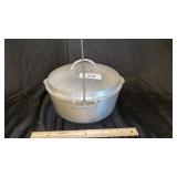 Wagner Aluminum Hammered Dutch Oven w/ Trivet