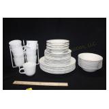 40 Piece Dinnerware