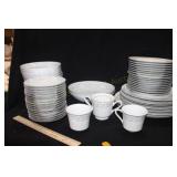 62 Piece Dinnerware