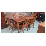 Dining Room Table w/ Hidden Leaf and Six Chairs