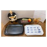 Serving Dishes and Kitchen Décor