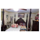 Thomasville Queen Four Post Bed 66 x 90 x 90 NOTE