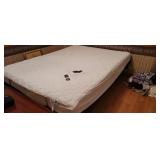 An Adjustable Serta Motion Essentials Queen w/
