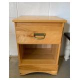 Maple Single Drawer Nite Stand