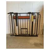 Carlson Doggie Gate-Appears Like New