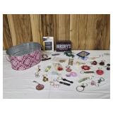 Pretty Metal Tin Containing Many Keychains (MCM,